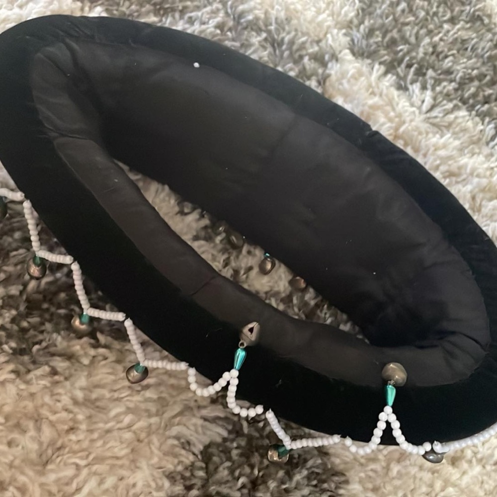 Traditional Hmong Clothing [Sev, Hat & Top Included] NO SKIRT is INCLUDED - Picture 3 of 12